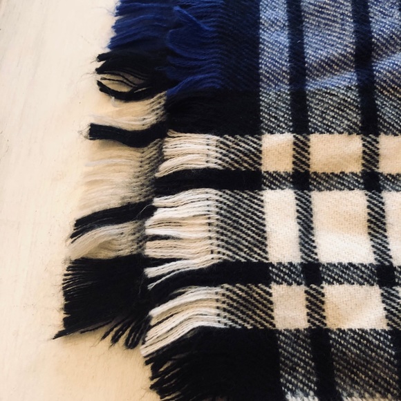 Square blanket scarf - Picture 1 of 3